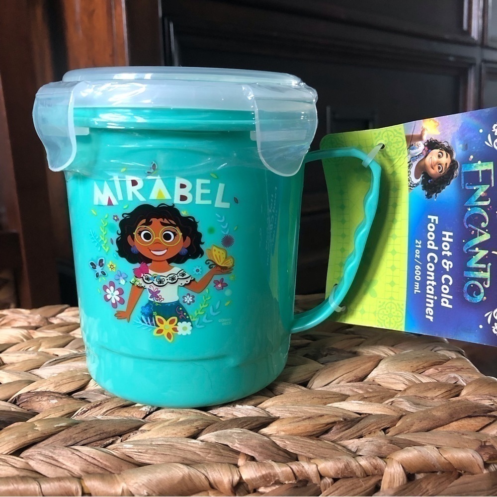 Disney Encanto: Hot & Cold Food Container with snap top lid 21oz.